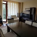 Апартамент Golden Sands Rentals Apartments *
