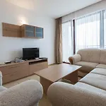 Golden Sands Rentals Apartments Апартамент