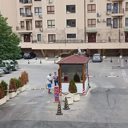 Golden Sands Rentals Apartments Apartmán *