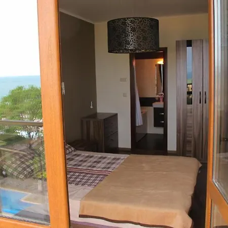Golden Sands Rentals Apartments Апартаменты